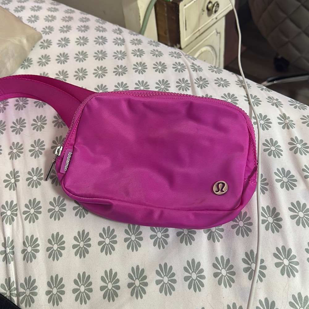 Lululemon sonic pink belt bag